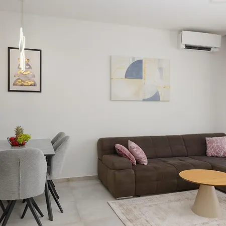 Apartman Royal *